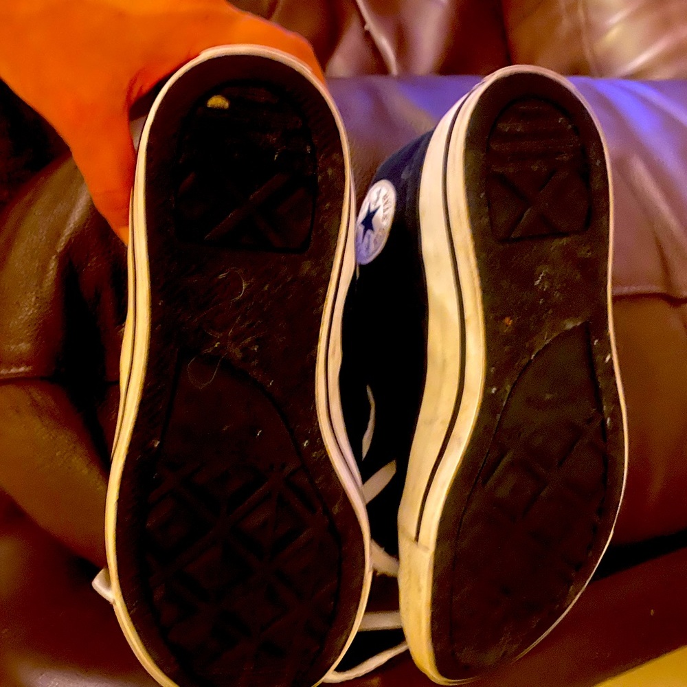 Converse mid tops sneakers gentle used men’s Chuck Taylor